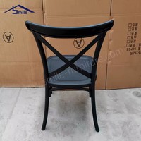 Chaises de salle à manger empilables en plastique à dossier croisé pour restaurant intérieur et extérieur