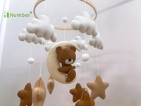 Produits pour bébés en gros Mobiles suspendus pour berceau Boho Quran en feutre doux faits à la main Mobiles pour bébé ours endormi pour berceaux