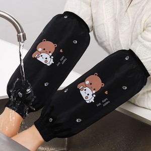 Mangas de protección para brazos Little Bear, color rosa, resistentes al agua, para uso diario en la cocina - Product Image 2