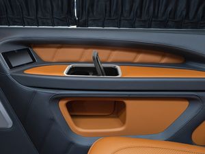 Portavasos de Diseño Original con Cargador Inalámbrico Plegable para Reposabrazos de Automóviles/Yates/Sillas de Cine - Product Image 4