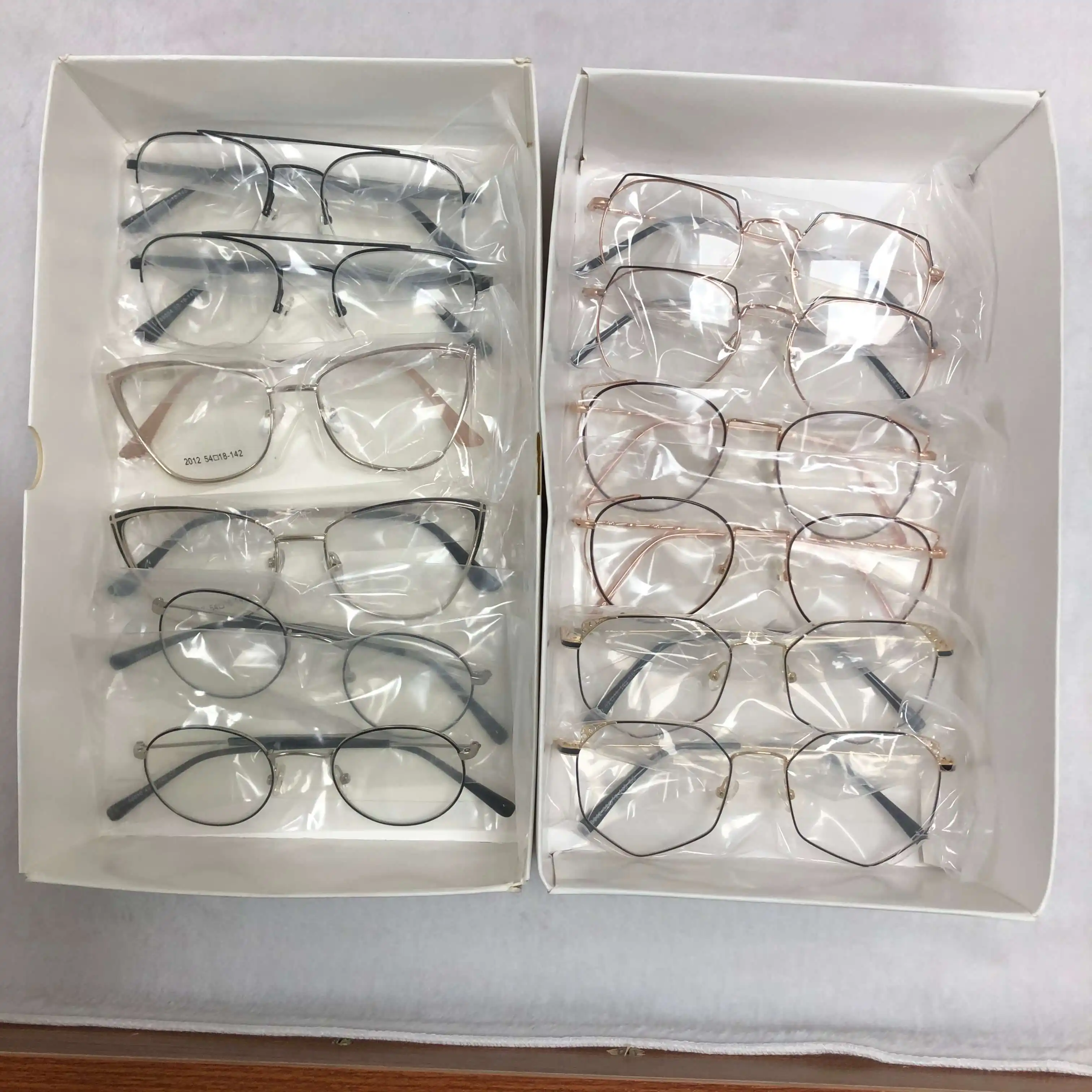 ファッション眼鏡最新メガネステンレス金属男性女性コンピュータ卸売眼鏡フレーム