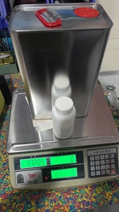 Akrilik 4 Liter dengan Satu Botol Bubuk Harga Pabrik untuk Bahan Prostetik Pembuatan Soket Prostetik - Product Image 3