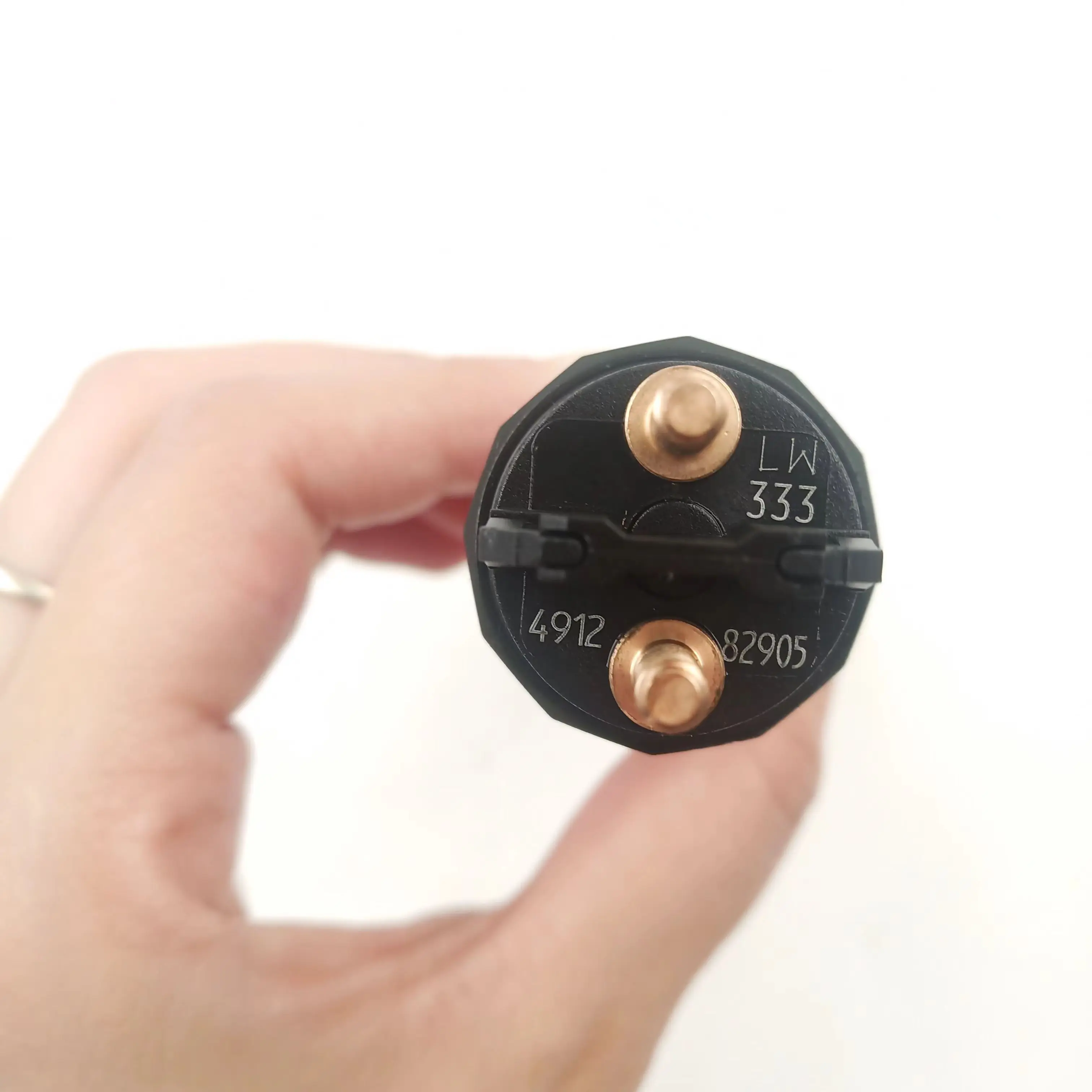High Quality New Diesel Fuel Injector 0445120332 0445120333 Common Rail Injector 5 262 128 M6000-1112100A-A38 For FAW CUMMINS