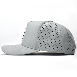 Casquettes de golf et de baseball à 5 panneaux avec logo personnalisé, imperméables, avec ventilation découpée au laser, patch en PVC et détail en corde pour hommes et femmes - Product Image 3