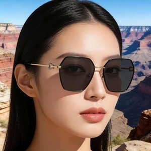 Nuevas Gafas de Sol Polarizadas con Marco Cuadrado para Mujer, con Pedrería, Protección UV400, Lentes TAC, Marco de Metal y Plástico, Estilo Urbano - Product Image 5