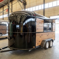 Remorque à chevaux en aluminium, remorque à chevaux en bois avec fenêtres pour le transport d'animaux, bar mobile et entreprise de remorques sur mesure