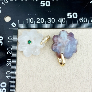 Pendentif Fleur Sculptée en Agate Naturelle Multi-Pierres, Plaqué Or, Grande Fleur, Breloque Micro-Pavée de Zircons, Bijoux en Gros - Product Image 3