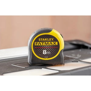 Stanley FatMax 8m x 32mm Ruban à mesurer compact et antidérapant - Product Image 1