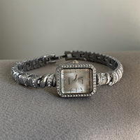 Jam Tangan Wanita Dial Persegi Mini Vintage Jam Tangan Kuarsa Gelang Rantai Tulang Ular Berlian Mewah Jam Tangan Wanita Retro (WA454)