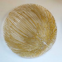 Ensemble de plaques de verre de 13 pouces de forme ronde de luxe en perles dorées pour la décoration de table d'événement de mariage