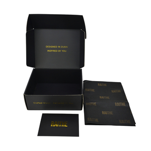 Sang Trọng Matte Tùy Chỉnh Biểu Tượng Vàng Cứng Nhắc Màu Đen Có Thể Tái Chế Quà Tặng & Bưu Phẩm Hộp Với Dập Nổi Và Miếng Bọt Biển Lót Cho Quần Áo - Product Image 4