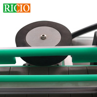 RICIO propose des services de personnalisation approfondie, machine d'étiquetage verticale automatique pour bouteilles, étiquetage auto-adhésif enveloppant