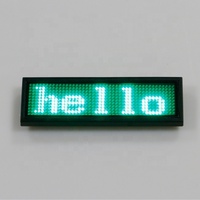 Placa de Identificación LED Recargable USB con Letras Desplazables en Rojo, Azul, Verde, Amarillo, Blanco y Morado, Etiqueta Inteligente con Nombre