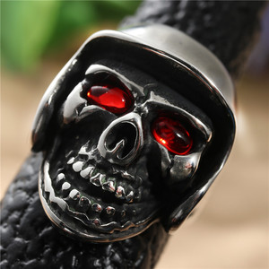 Anillo de Calavera Plateado con Ojos Rojos, Joyería Punk para Hombre, Diseño Retro con Forma de Sombrero - Product Image 4