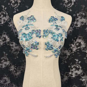 Applique en cristal faite à la main, dentelle pour chien, bleu lac, strass irisés, une seule pièce, couture, design de perles françaises, nouveau - Product Image 5