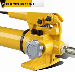 Bomba Manual Hidráulica Portátil CP-700 de Acero al Carbono de Dos Etapas OEM Fácil de Usar 700 <span class=keywords><strong>Bar</strong></span> Acoplamiento Rápido ZG3/8 - Product Image 4