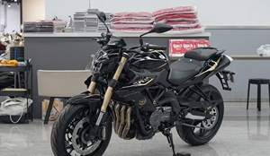 Meilleure Vente 2026 Benelli TNT600i - Moto Sportive Naked à Quatre Cylindres en Ligne de 600 cm³, 81 CV pour Pilotes Performants - Product Image 3