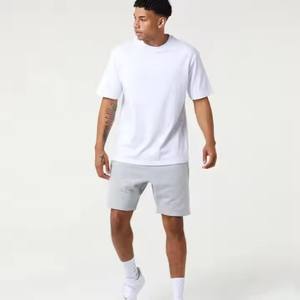 T-Shirt squadrata in bianco bianco semplice T-Shirt da uomo in cotone pettinato da uomo - Product Image 3