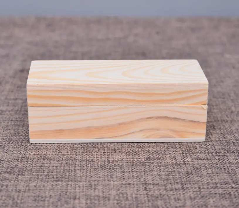 Scatole portaoggetti in legno di pino con dimensioni e logo personalizzati