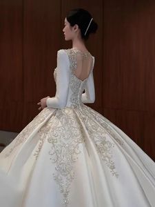 NDB10496 Abito da Sposa Nuovo Stile, Maniche Lunghe in Stile Francese, Lavorazione Artigianale di Lusso, Alta Gamma con Strascico, Principessa Eterea - Product Image 2