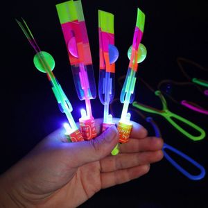 Lance-pierre volant rotatif Dragonfly, Flèche volante lumineuse, Épée volante lumineuse à haute élasticité, Jouet lumineux - Product Image 4