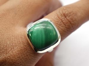 Bague tendance en argent sterling 925 avec cabochon en malachite naturelle taille princesse et forme coussin, faite à la main pour les soirées - Product Image 5