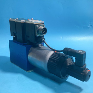 Original R900939866 4WREE10EA50-2X/G24K31/A1V Contrôle directionnel proportionnel hydraulique 4WREE 10 Solénoïde - Product Image 2