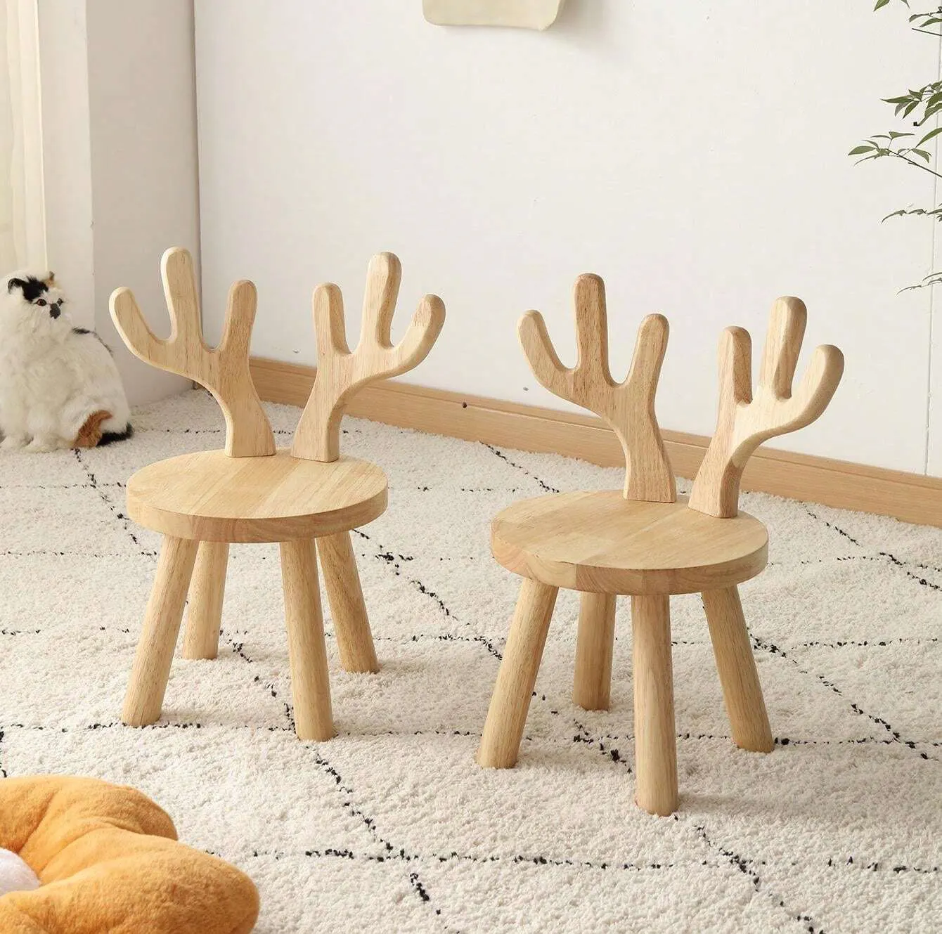 كرسي خارجي خشبي ملون يمكن إزالته على شكل غزال للاطفال حديثي المشي شحن مجاني كرسي تبديل الأحذية من الخشب الطبيعي