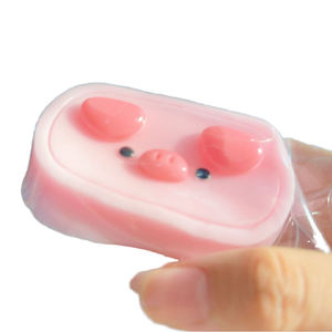 Nuevo Juguete Blandito de TPR en Forma de Pastel de Queso de Cerdo Rosa de 8cm, Regalo Creativo para Aliviar el Estrés para Niños y Adultos, Juguetes Relajantes para Apretar - Product Image 1