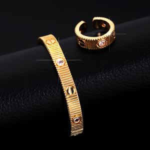 Bracelet <span class=keywords><strong>Cartier</strong></span> en zircone blanche brossée, très vendu, avec ensemble de bagues, bijoux de haute qualité pour femmes, idéal pour un cadeau de mariage - Product Image 4
