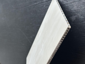 Mejor <span class=keywords><strong>precio</strong></span> Diseño moderno Perforado Aislamiento acústico Panel sólido de aluminio Paneles de pared de techo ignífugos para reducción de ruido - Product Image 4