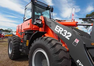Everun CE Aprobado nuevo diseño Er32 3.2ton granja cargadora de ruedas articulada con cubo estándar