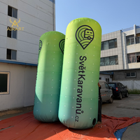 Colonne gonflable publicitaire personnalisée en forme de bouteille pour entreprise de location, avec logo imprimé