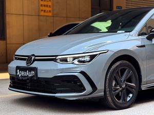 Exportation vers l'Algérie : Volkswagen <span class=keywords><strong>Golf</strong></span> 8 2024, berline, <span class=keywords><strong>5</strong></span> <span class=keywords><strong>portes</strong></span>, <span class=keywords><strong>5</strong></span> places, <span class=keywords><strong>Golf</strong></span> 85 R Line, 1.5T, traction avant, pneus R17, voitures d'occasion - Product Image 3