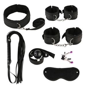 Kit de bondage de luxe pour adultes en provenance de Chine, comprenant des menottes, des chaînes et une ceinture BDSM, excellent rapport qualité-prix - Product Image 5