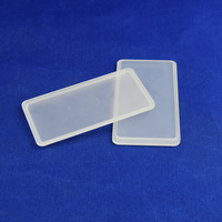 Plaque de protection en quartz de silice fondue de haute pureté avec rebord à bride, centre encastré et surface dépolie pour couvercle d'équipement