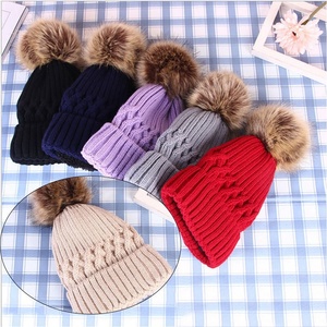 <span class=keywords><strong>Bonnet</strong></span> en tricot jacquard pour <span class=keywords><strong>femme</strong></span>, protection des oreilles, en coton et élasthanne, couleur unie, grand <span class=keywords><strong>pompon</strong></span>, chaud et tendance, automne-hiver, 48-50 cm - Product Image 2