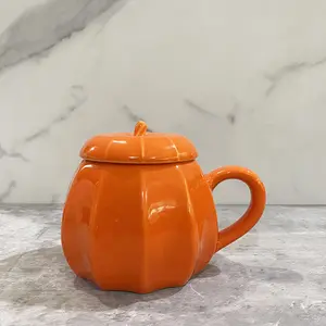 Tasse à eau en céramique mignonne avec couvercle cadeau d'Halloween 360ml tasse de citrouille en gros