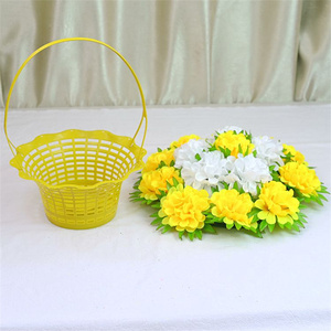 <span class=keywords><strong>Couronne</strong></span> funéraire en chrysanthèmes artificiels en soie <span class=keywords><strong>de</strong></span> 35 cm, vente en gros à bas prix, fournisseur <span class=keywords><strong>de</strong></span> Yiwu <span class=keywords><strong>pour</strong></span> cimetière - Product Image 5