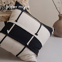 Housse de coussin Wabi Sabi style Mid-Century, patchwork noir et beige en lin avec pompons pour la décoration du canapé du salon