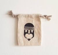 Petite pochette écologique en lin Sac cadeau en toile de jute avec cordon de serrage avec impression de logo personnalisée