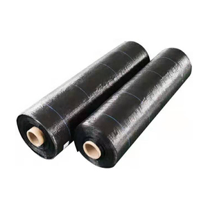 Film de paillis en plastique anti-mauvaises herbes de couleur noire pour la coupe personnalisée de jardin agricole traitée - Product Image 2