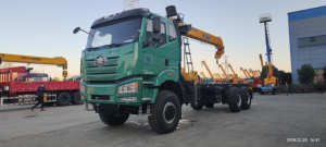 Personnalisation FAW Tilt Tray Recovery 2 Car Carrier Flat Bed Tow Truck avec 8 tonnes <span class=keywords><strong>Grue</strong></span> à flèche télescopique Treuil 8 t (LHD, RHD) - Product Image 3