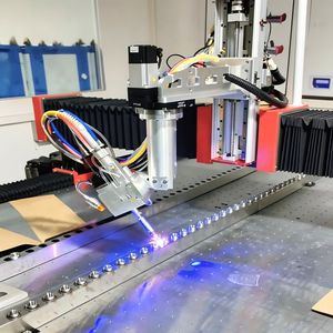 Machine de soudage au laser à fibre pour acier inoxydable, pistolet 2000W pour l'industrie du refroidissement liquide des serveurs - Product Image 4