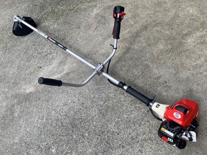 Offre Spéciale – Débroussailleuse Authentique avec Largeur de Coupe de 230 mm, Moteur de 22,5 cm³ – Expédition Directe du Japon – Outil Métallique de Haute Qualité - Product Image 3