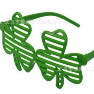 แว่นตาปาร์ตี้รูปโคลเวอร์ กรอบพลาสติกสีเขียว ตกแต่งวันเซนต์แพทริค - Product Image 5