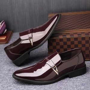 Scarpe eleganti da uomo di grandi dimensioni in pelle da lavoro in stile britannico scarpe <span class=keywords><strong>a</strong></span> punta alla moda in pelle verniciata stile coreano - Product Image 4