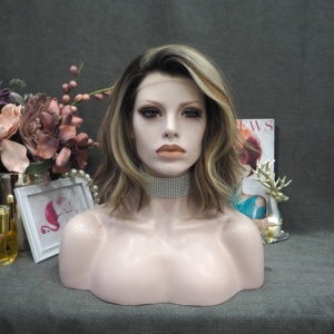 Parrucca Corta Bob con Riflessi Biondo Miele, Consegna Notturna, <span class=keywords><strong>Parrucche</strong></span> Sintetiche in Fibra Premium con Frontale in Pizzo - Product Image 4