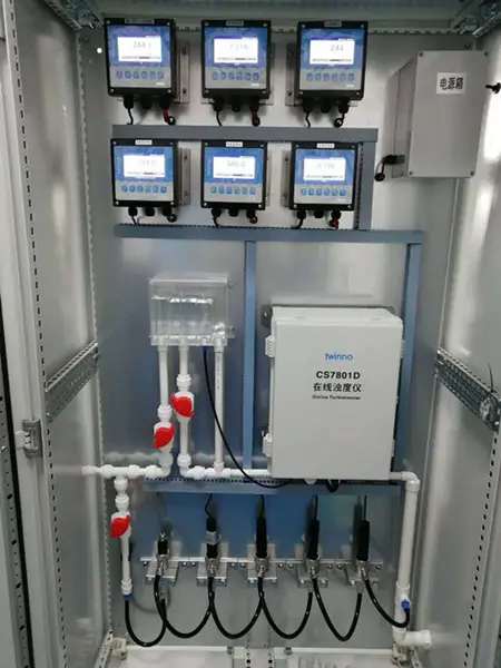 Neuzugang digitaler Turbiditätsanalysator Sender RS485 Online-Turbiditätsmesser für Wasser mit automatischer Reinigung