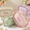 Trousse de maquillage zippée grande capacité, douce et durable, en tissu gingham avec décoration à volants, personnalisation du logo privé possible
